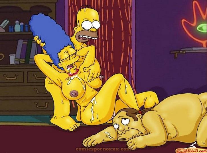Homero y Marge Simpson Trio Porno con el Nerd de las Historietas - 9 - Comics Porno - Hentai Manga - Cartoon XXX
